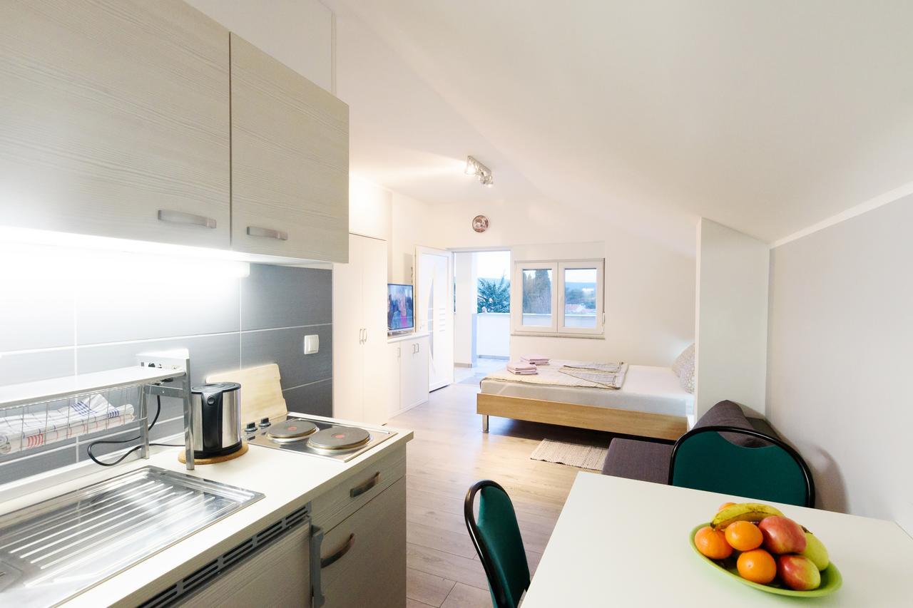 Apartmani Orhideja Gornji Karin Exterior foto