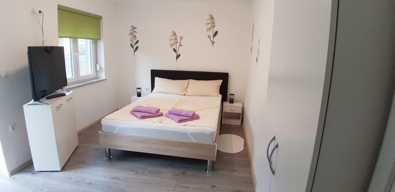 Apartmani Orhideja Gornji Karin Exterior foto